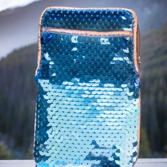 Coach Poppy Universal Sequin Limited Edition  Phone Case/Wristlet Chambray - Picture 3 of 16